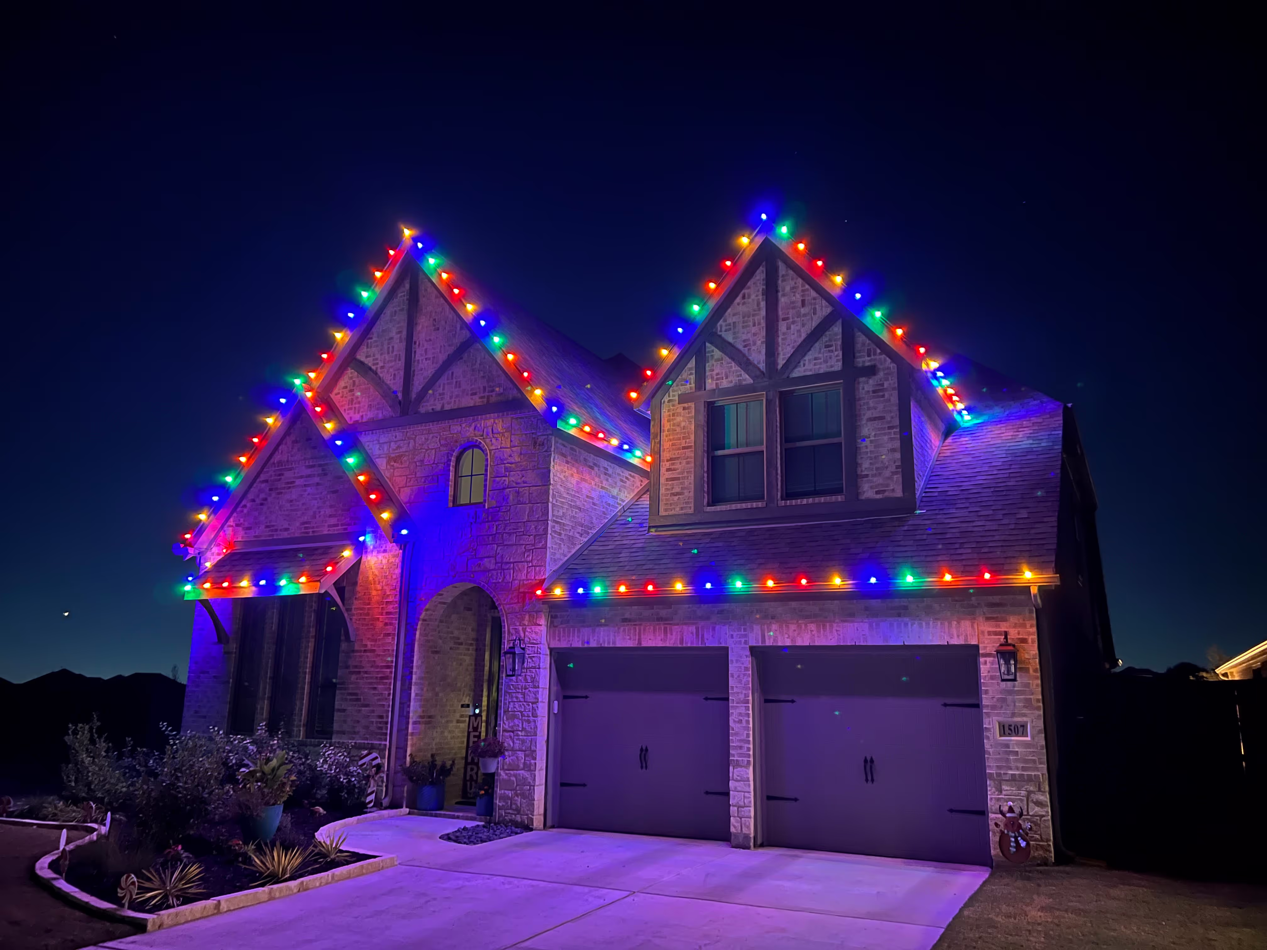 Holiday light installation by Howdy Holiday Lights